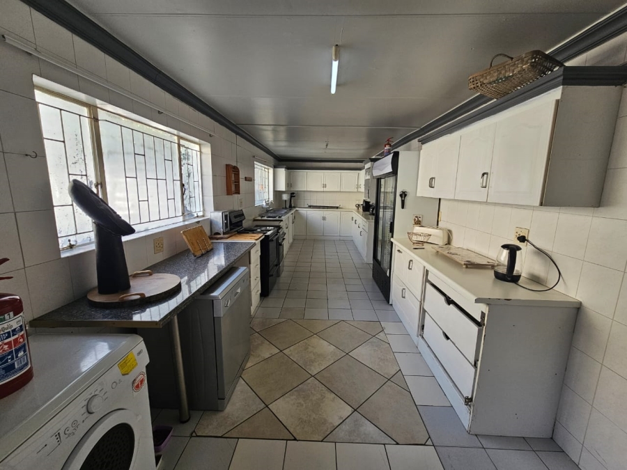 7 Bedroom Property for Sale in Bethlehem Free State